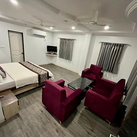 Hotel Jeet Paradise Phaltan Екстер'єр фото