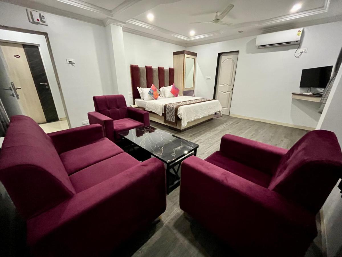 Hotel Jeet Paradise Phaltan Екстер'єр фото