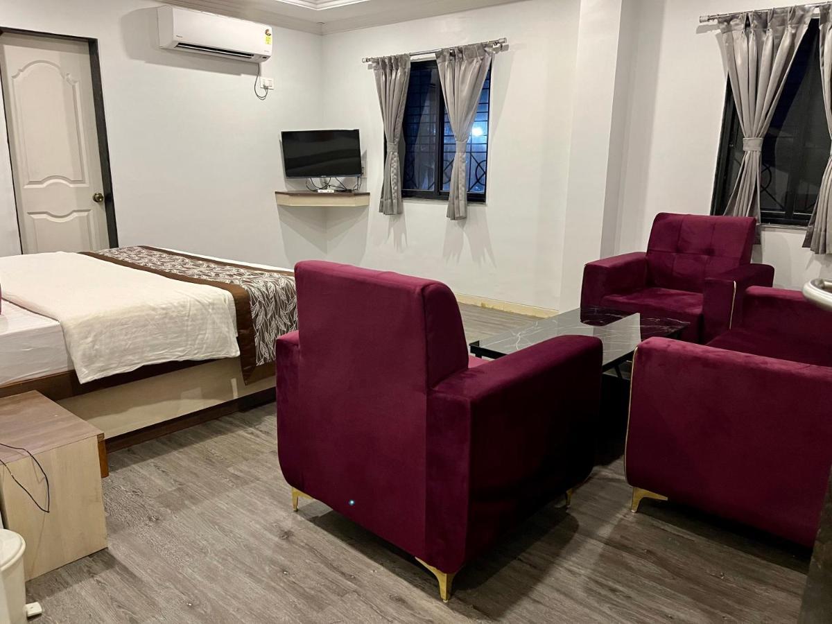 Hotel Jeet Paradise Phaltan Екстер'єр фото